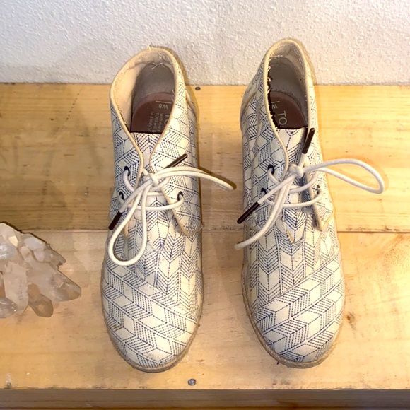 RARE Tom's Dessert Wedge Bootie - Picture 3 of 8